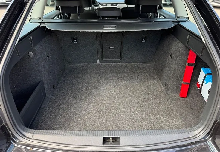 Zunanja slika - Škoda Octavia - Combi 1.6 TDI Ambition DSG - XENON - NAVI - PDC - - 9