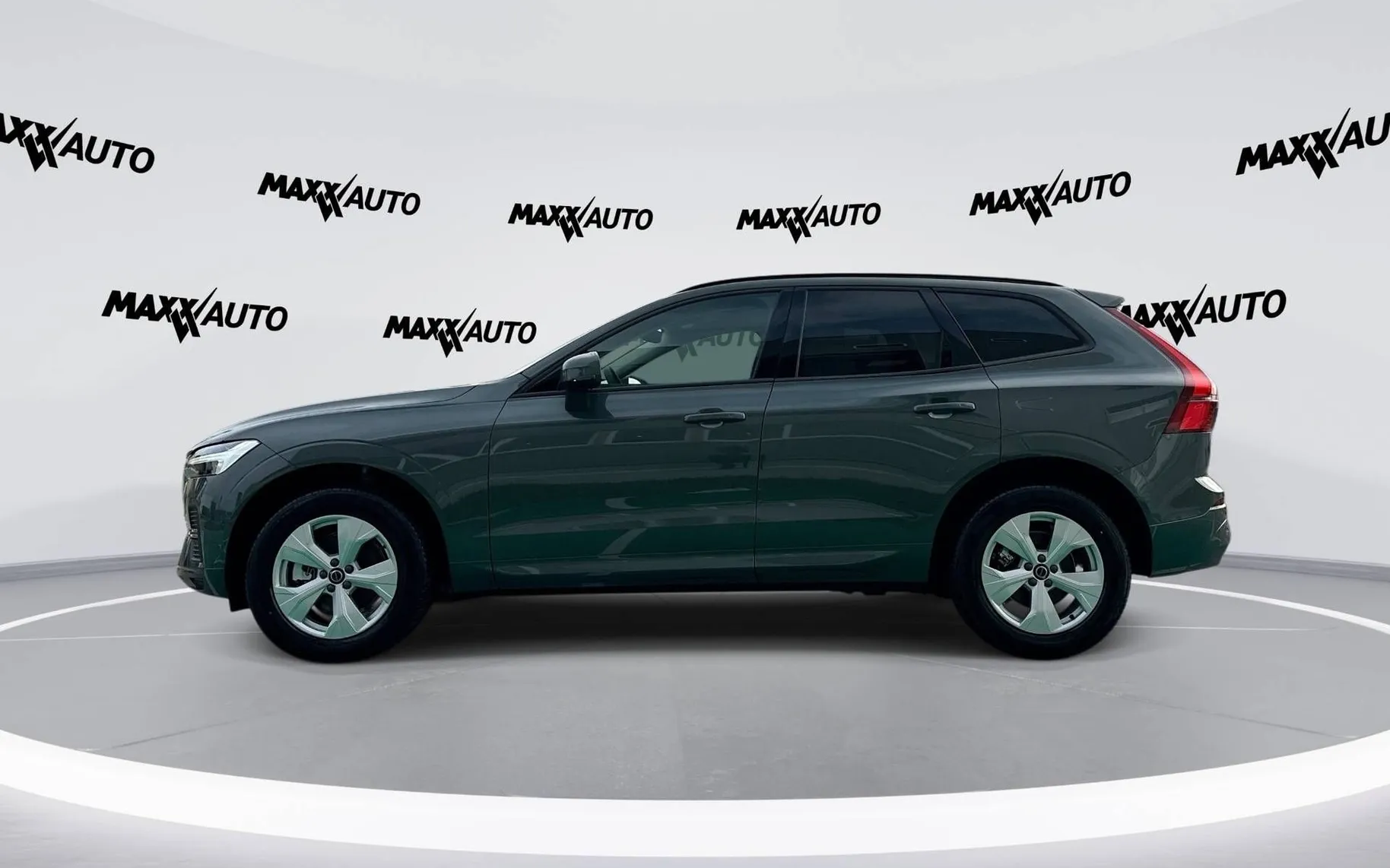 Notranja slika - Volvo XC60 - B5 P AWD Core Avt. - 8
