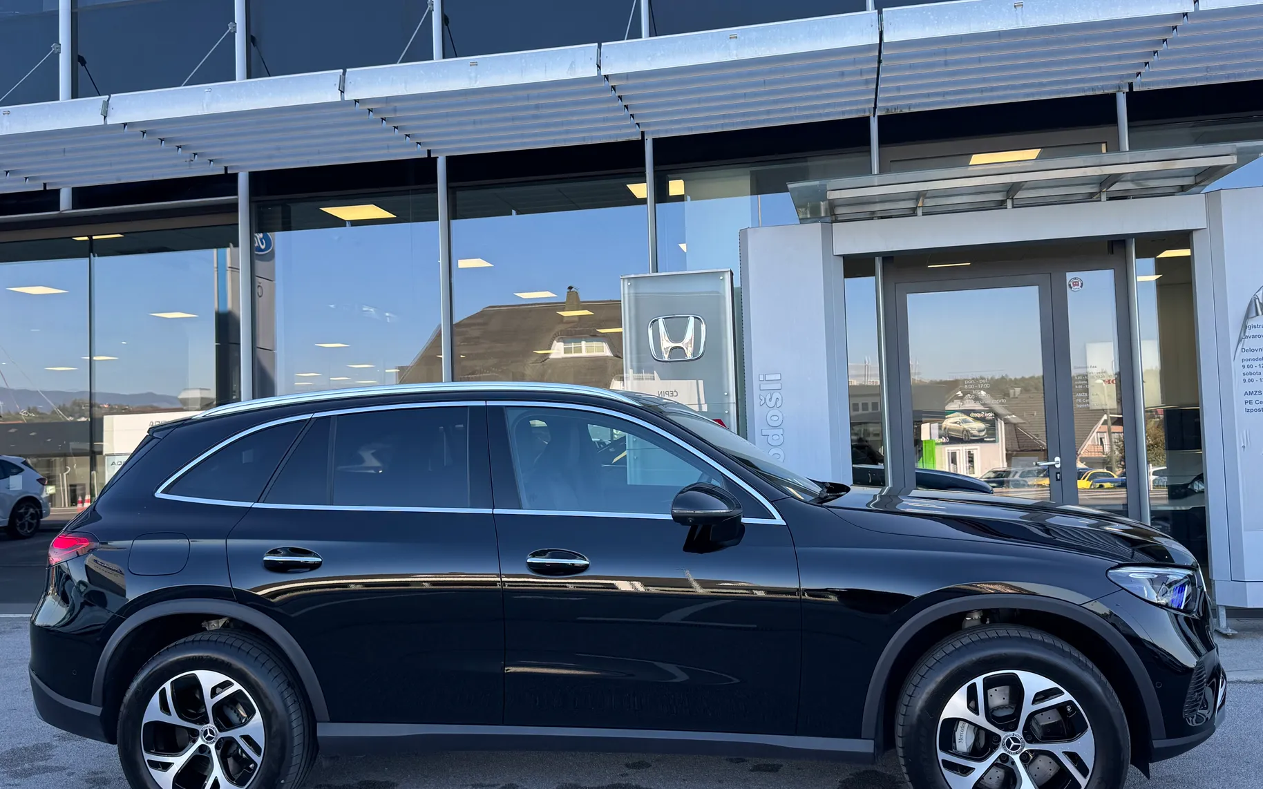 Zunanja slika - Mercedes-Benz GLC-Razred - 300de-4MATIC-AMBIENT-DISTRONIC-DIGITAL-PREMIUM-SLO - 5