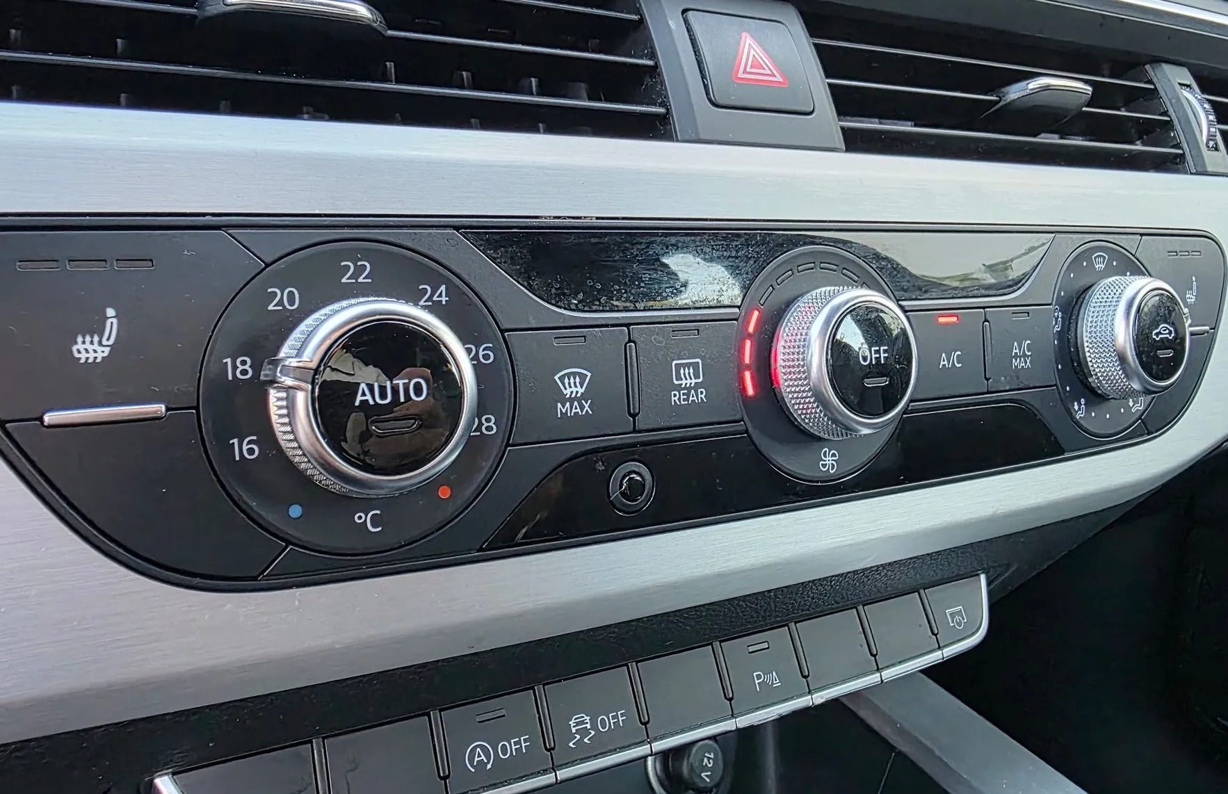 Zunanja slika - Audi A4 - Avant 35 TDI S-TRONIC z-LINE LED-NAVI-ALU PLATIŠČA - 18