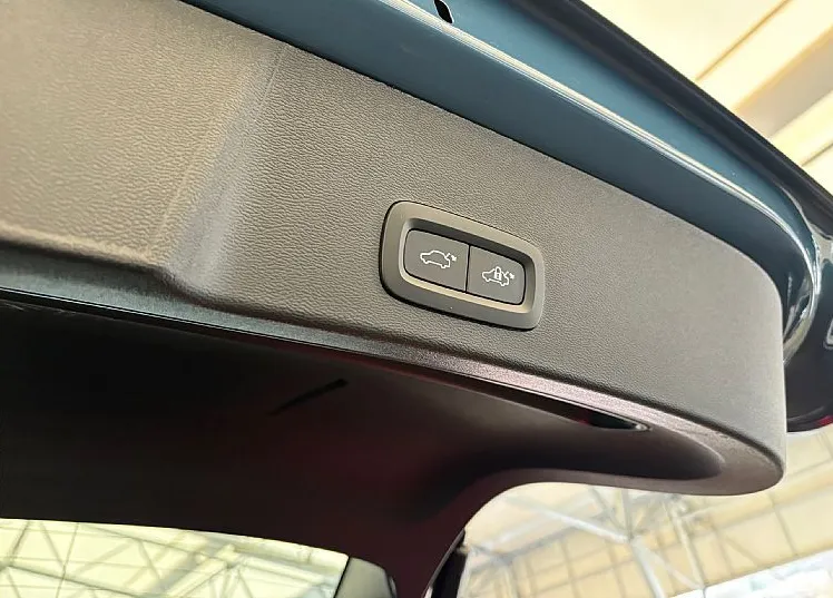 Zunanja slika - Volvo XC40 - T5 Plus Bright Recharge AT FWD - 8