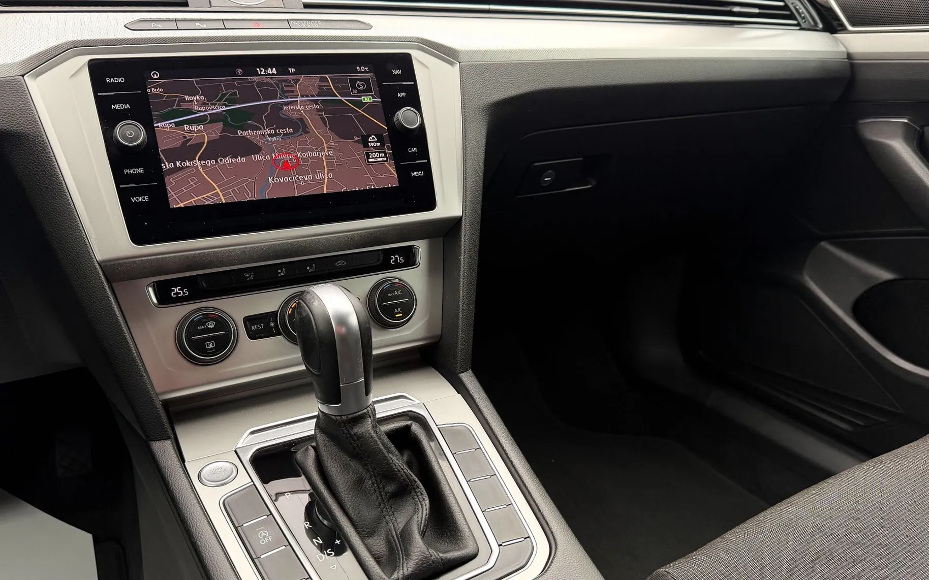 Zunanja slika - Volkswagen Passat - 1.6 TDI AUT. Comfortline ACC NAVI KAMERA ALU 16 - 18