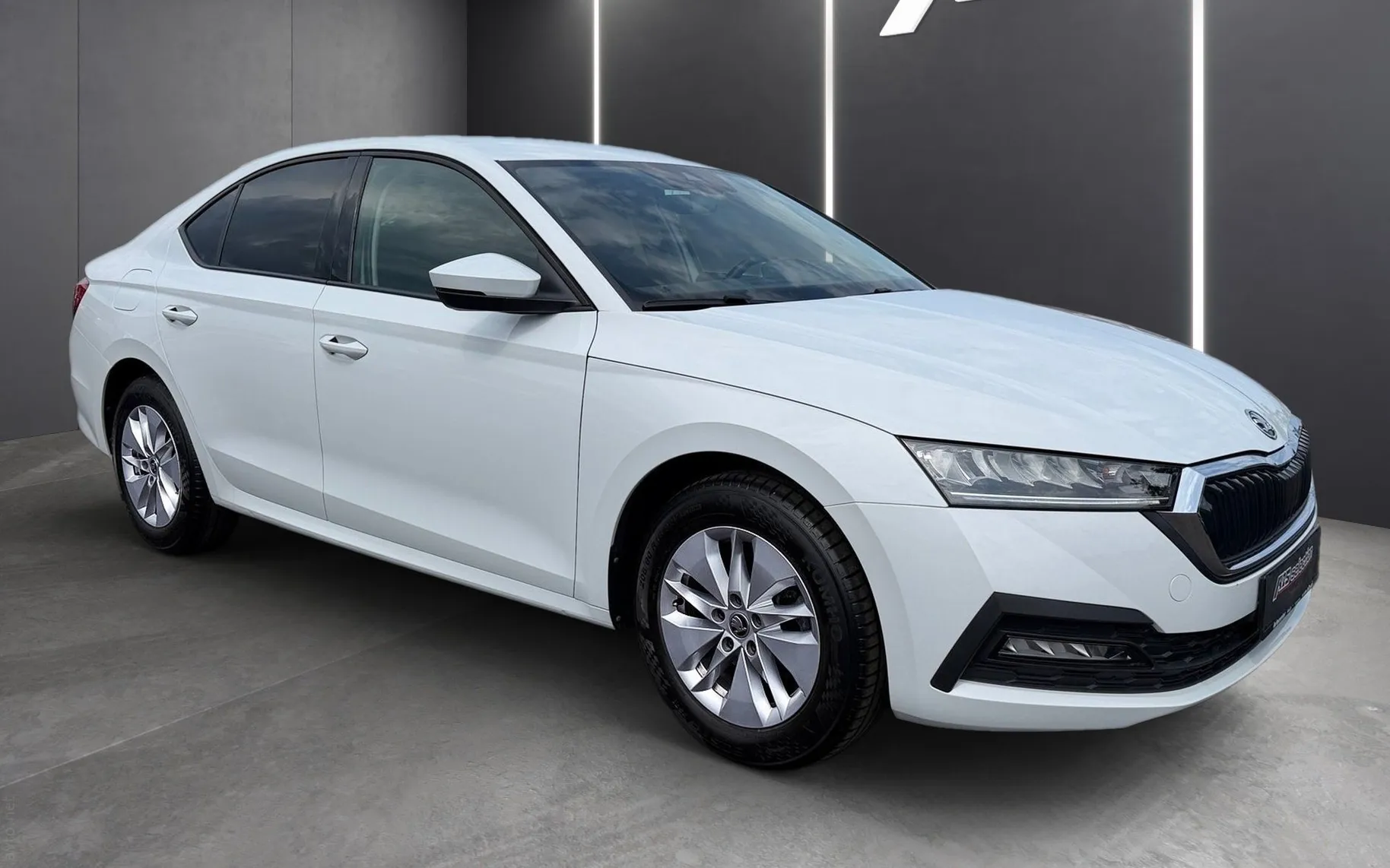 Zunanja slika - Škoda Octavia - 2.0 TDI Ambition-LED-Masaža v. sedežPDC-AppConnect - 2