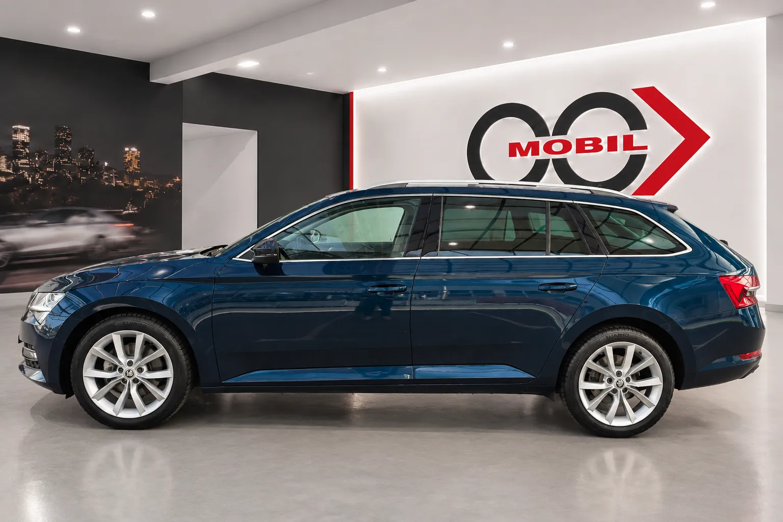 Notranja slika - Škoda Superb - Combi 2.0 TDI Style DSG-Matrix.360kam.usnje+memory - 8