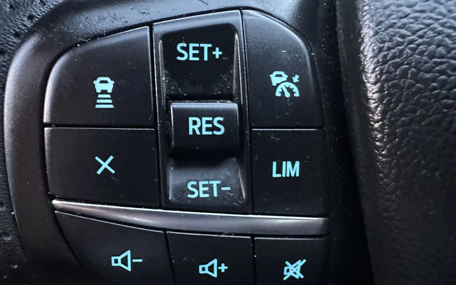 Notranja slika - Ford Kuga - 1.5 EcoBoost ST-Line.NEMŠKA.PANORAMA.KLJUKA.BENCIN - 11