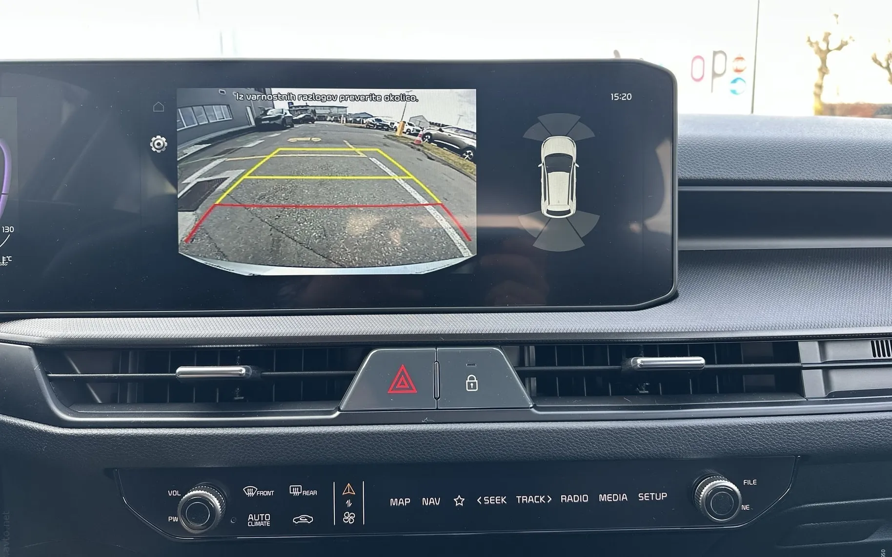 Notranja slika - KIA Stonic - 1.0 T-GDi LX Life DCT... - 19