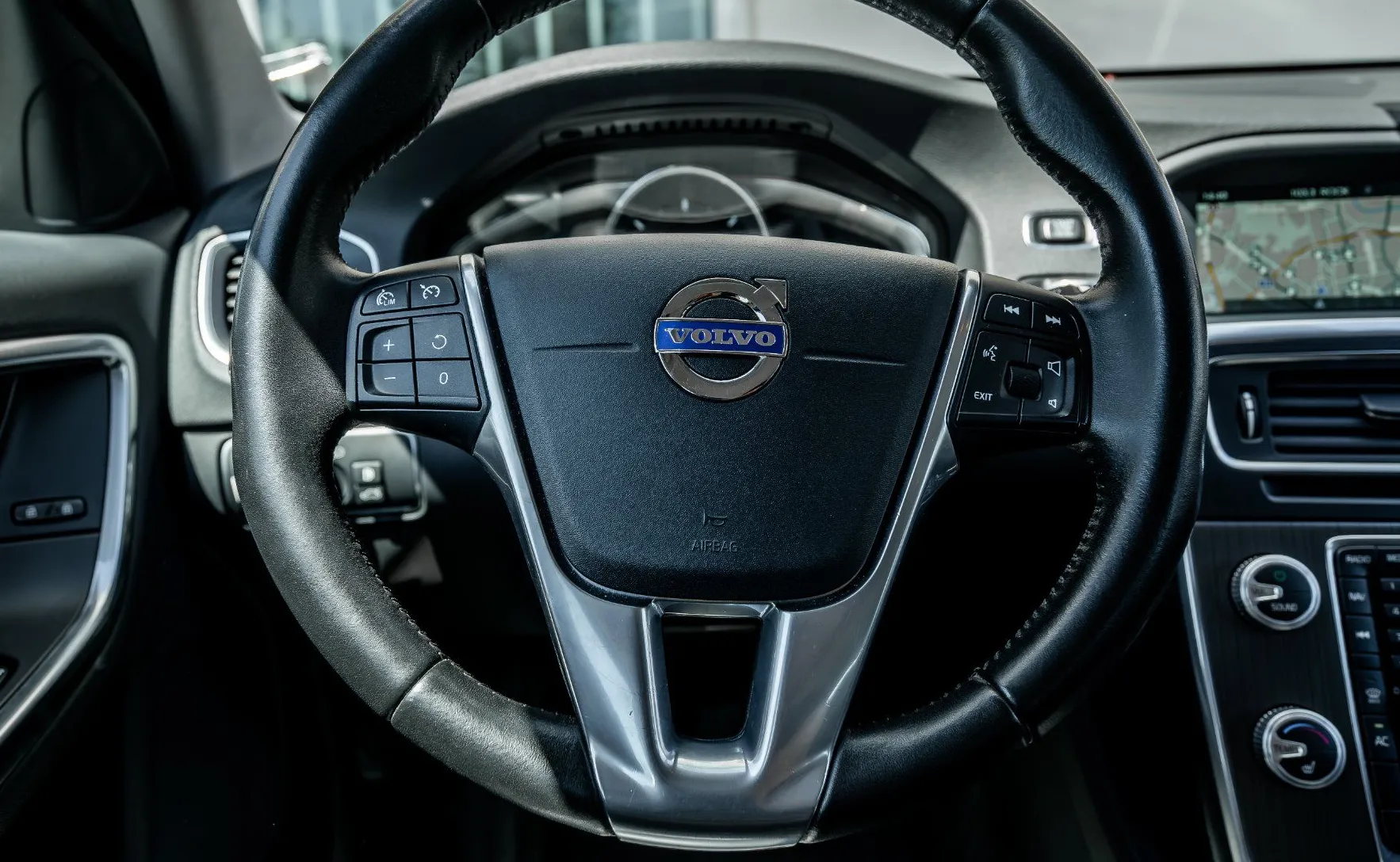 Zunanja slika - Volvo V60 - D6 2.4 TD TwinEngine AUT. tempomat navi senzorji - 18