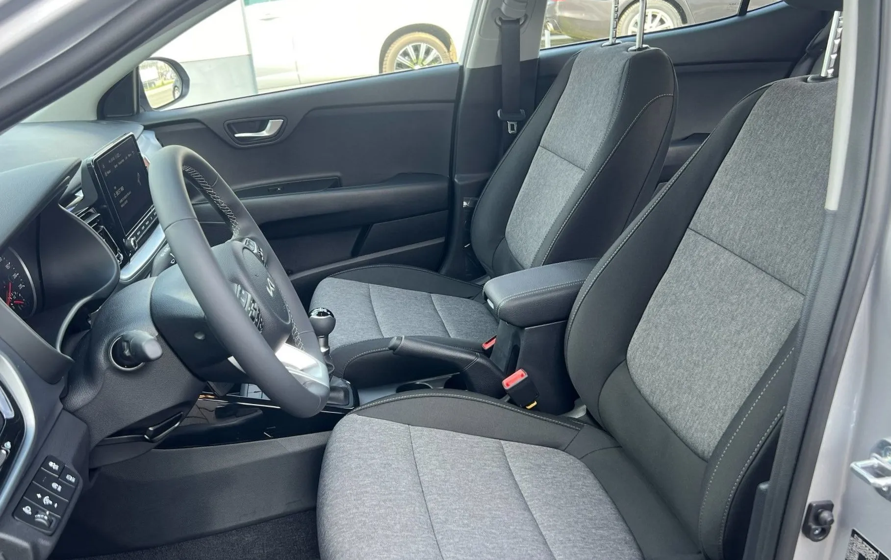Zunanja slika - KIA Stonic - 1.2 DPI 57.9 kW  79 KM  LX Urban+ M T - 7