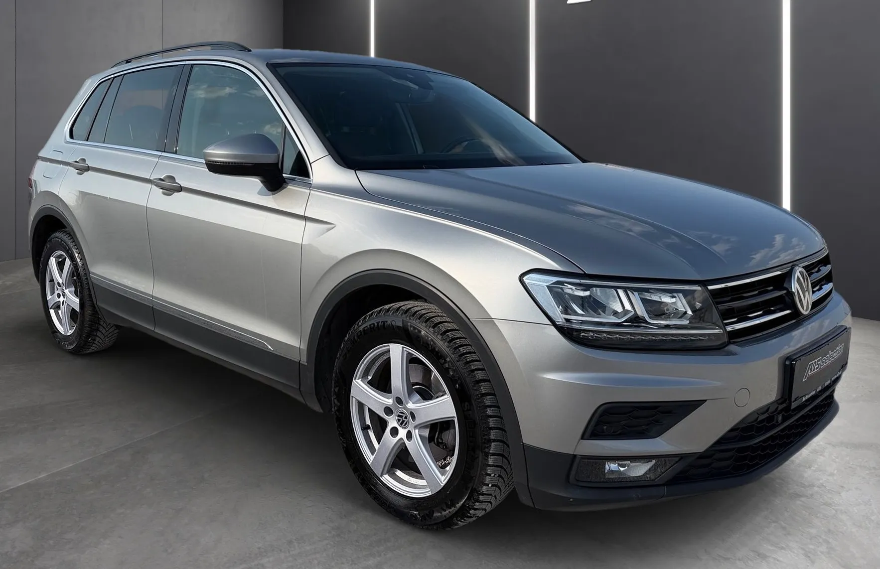 Zunanja slika - VW Tiguan - 2.0 TDI Comfortline Kamera - LED - Kljuka... - 2