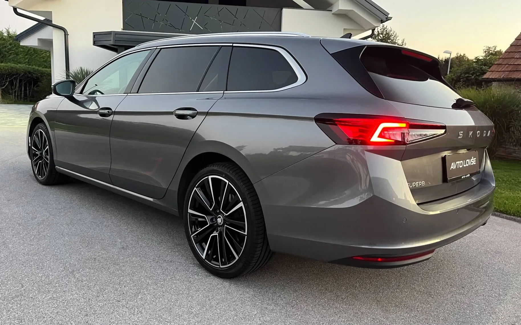 Zunanja slika - Škoda Superb - Combi 1.5 TSI mHEV Selection DSG-1 LASTNIK-ALU-KAM - 5