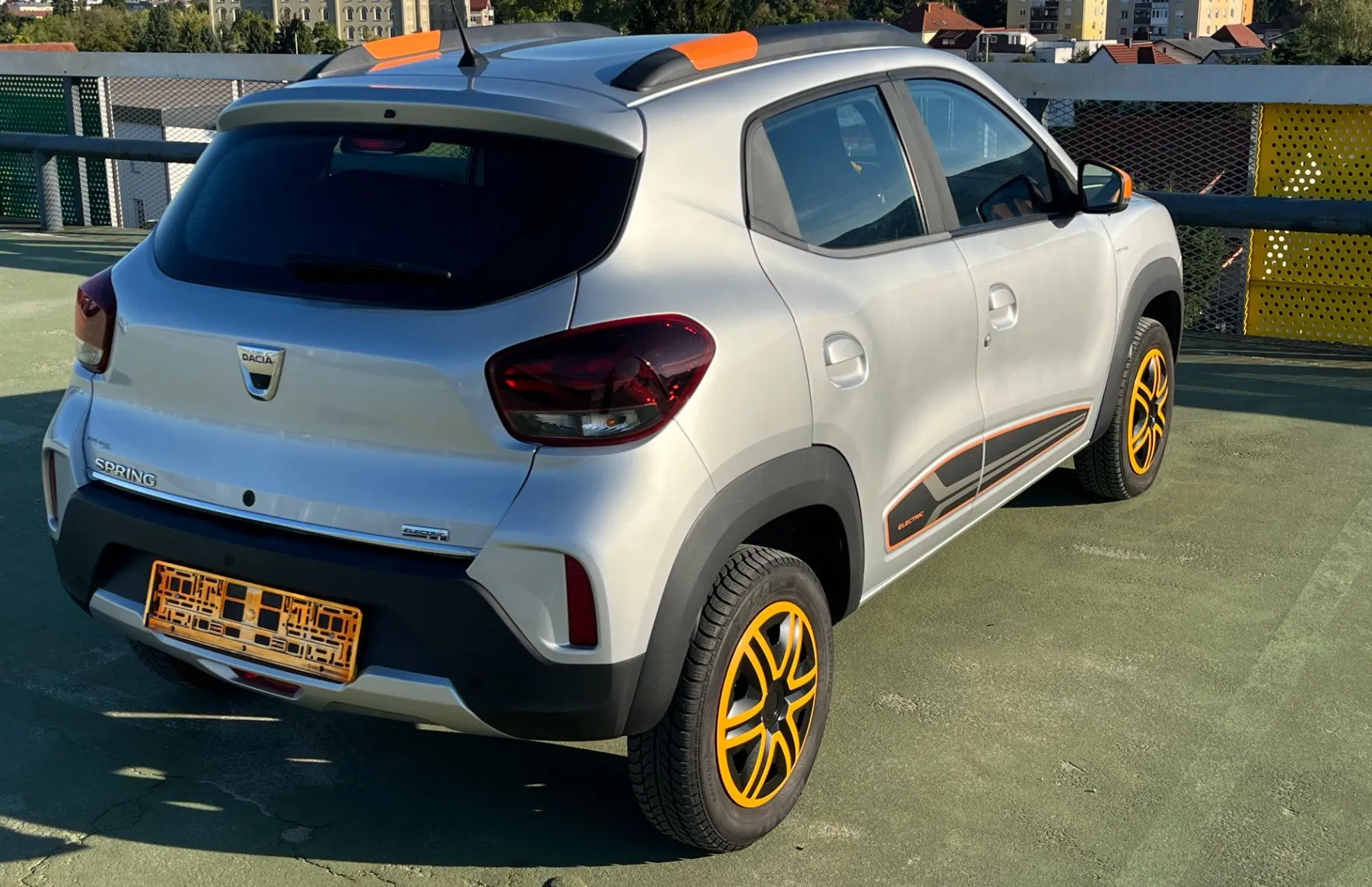 Zunanja slika - Dacia Spring - 1. LASTNICA. VZR.KAM. 2X PDC. NAVI. LED - 7