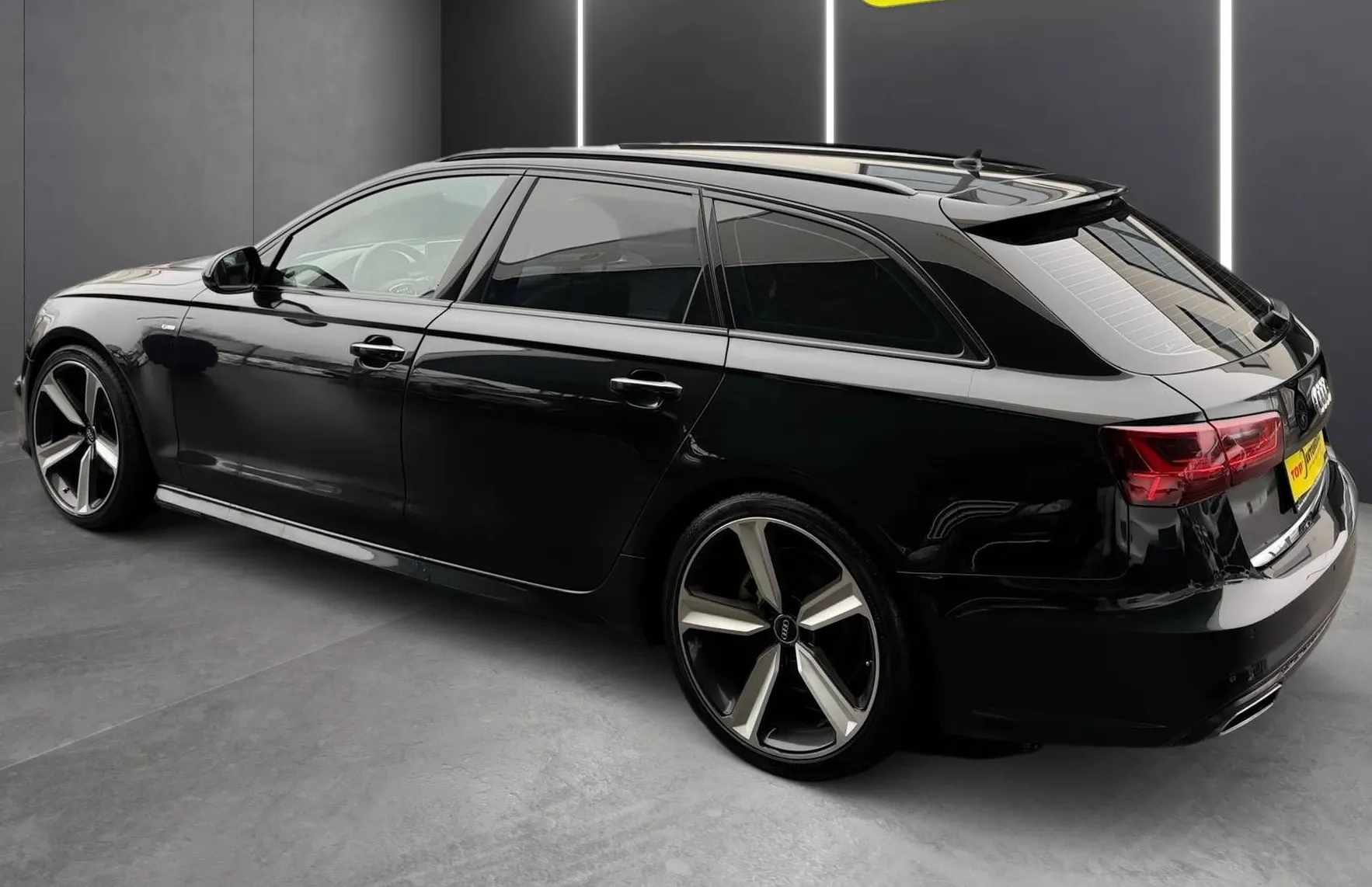Zunanja slika - Audi A6 - Avant 2.0 TDI ULTRA MATRIX RADAR NAVI PDC KAM AMBIENTNA - 4