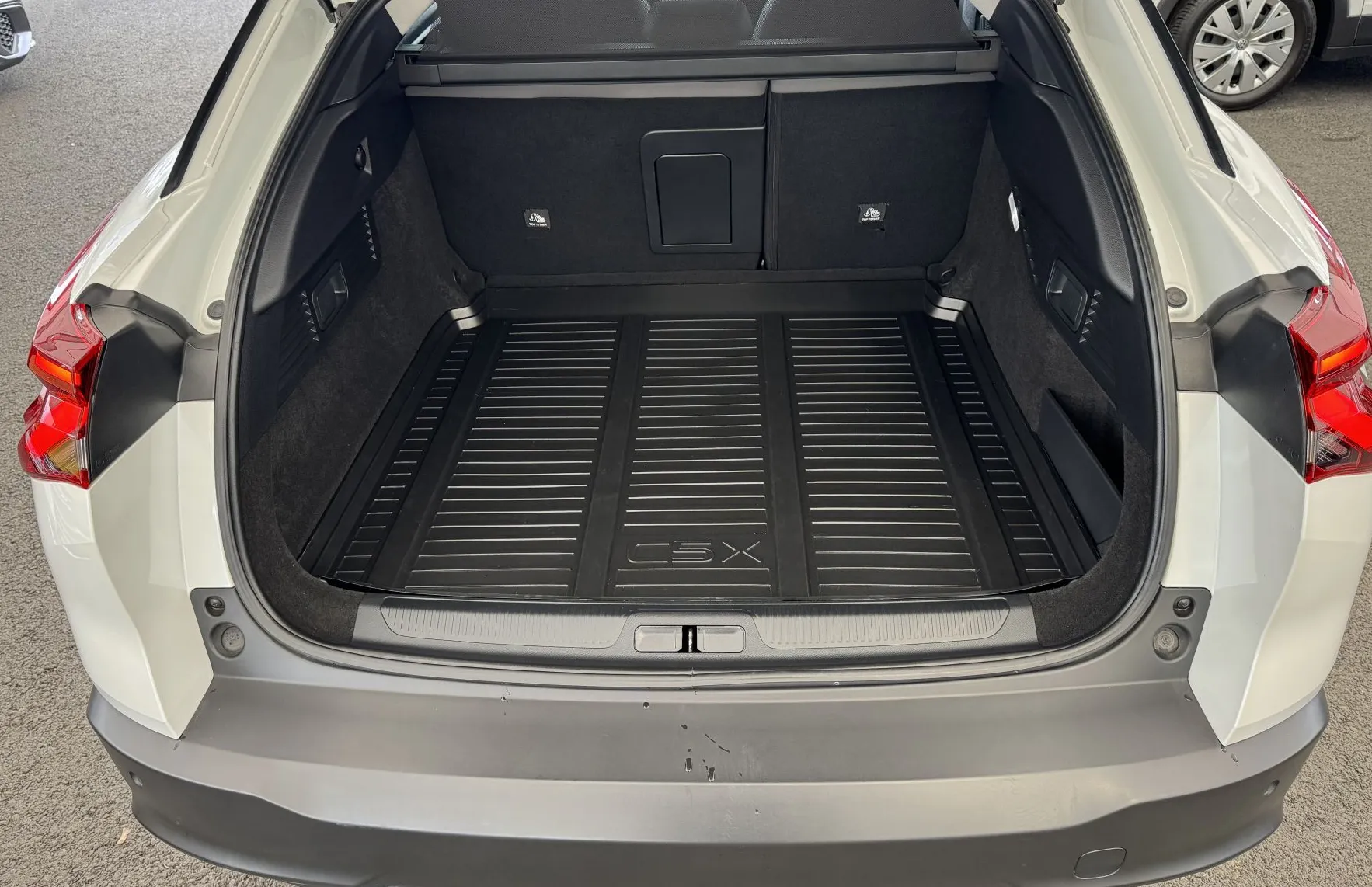 Zunanja slika - Citroën C5 X - Shine 1.6 AUT. SLO 1.Lastnik KAMERA-LED-USNJE - 12