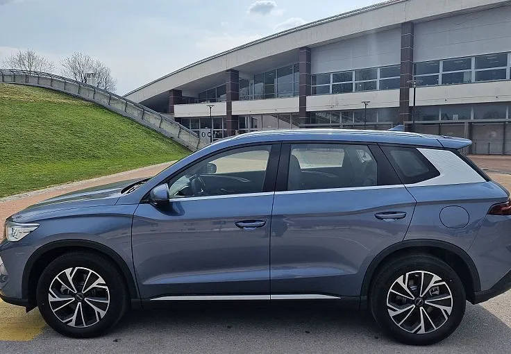Zunanja slika - BYD Sealion 5 - DM-i COMFORT PHEV - skupni doseg 992 km - 2
