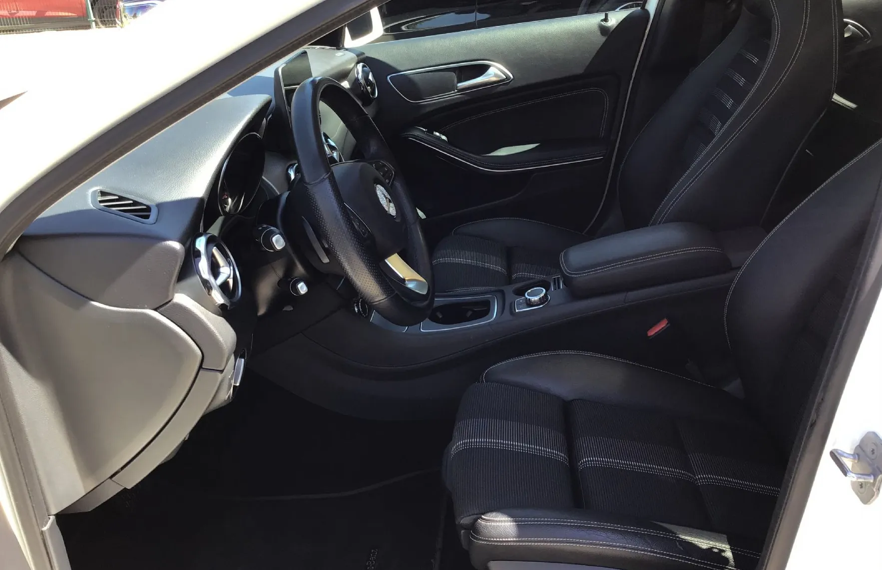 Zunanja slika - Mercedes-Benz GLA-Razred - GLA 180 Urban Avt. - 10