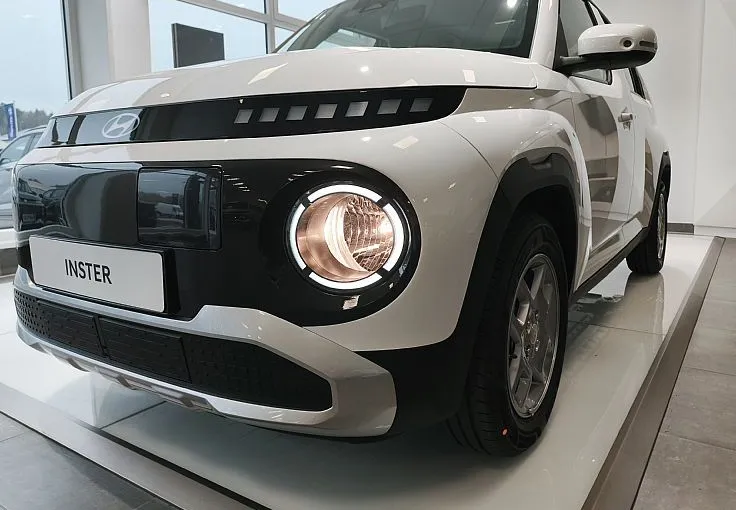 Zunanja slika - Hyundai Inster - 42 KWH TREND-GRETJE SEDEŽEV-APPLE-DAB-KAMERA-VIDEO - 1