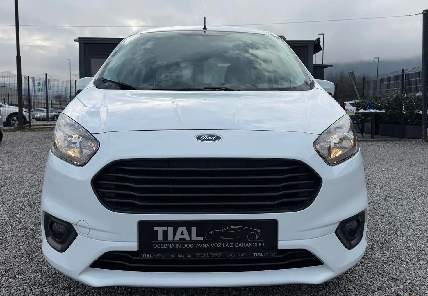 Zunanja slika - Ford Tourneo - Courier 1.5 TDCI 2X DRSNA-KLIMA-VEC VOZIL-6PRESTAV-SLO - 11