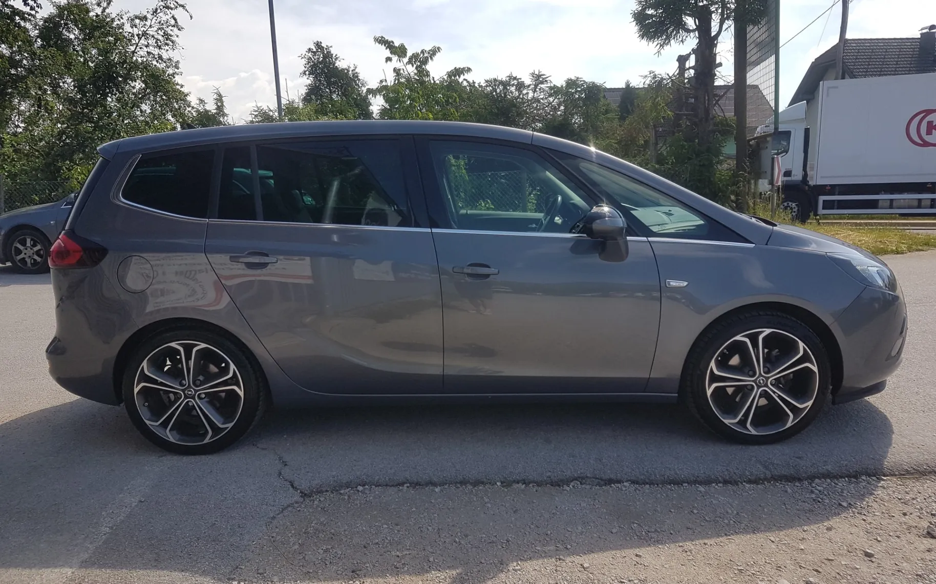 Zunanja slika - Opel Zafira - Tourer 1,6 CDTi Cosmo Start/Stop - 5