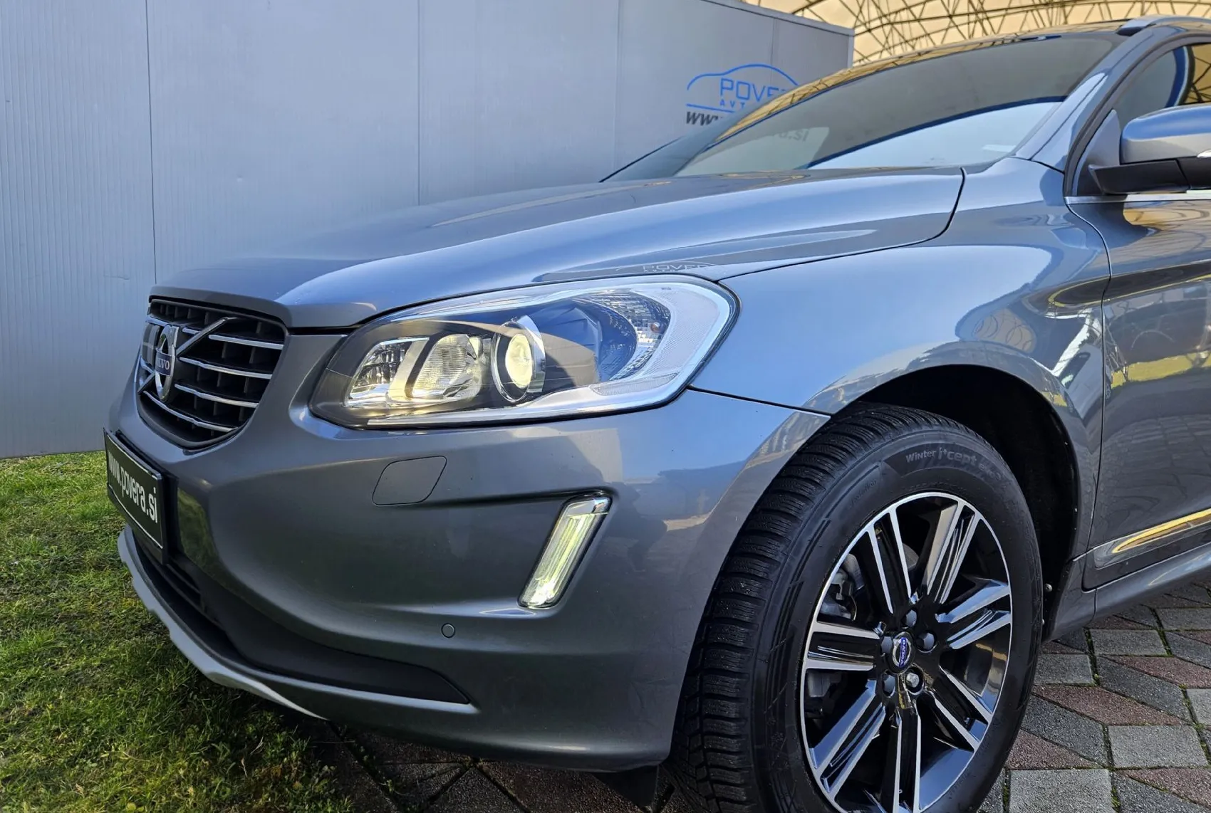 Zunanja slika - Volvo XC60 - D4 AUT. SIGNATURE +Xenon+ACC+Kamera +Pano+Usnje... - 18