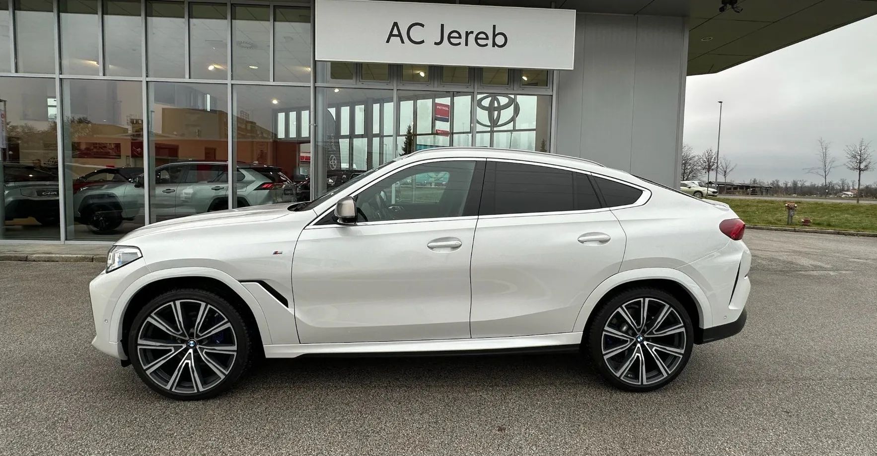 Zunanja slika - BMW X6 - serija : xDriveM50i Avt.|PANO|Bowers   Wilkins|SLO| - 2