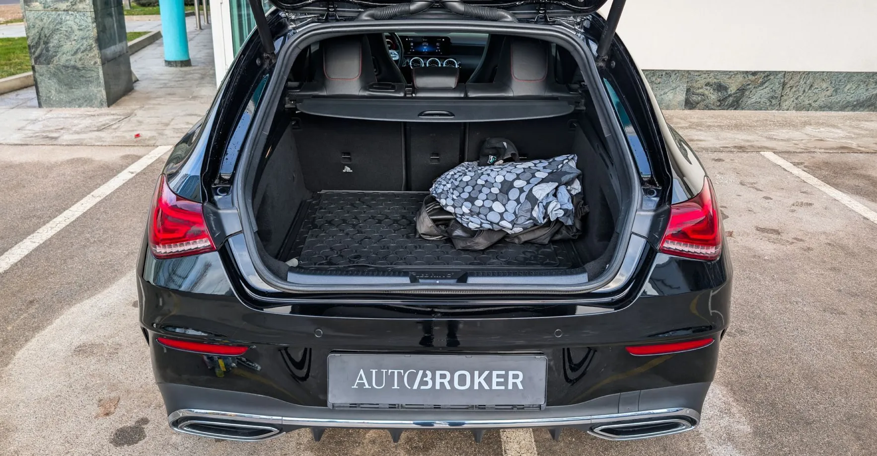 Zunanja slika - Mercedes-Benz CLA-Razred - CLA Shooting Brake CLA 200 AMGLine LED kamera Ambient. Keyless - 17