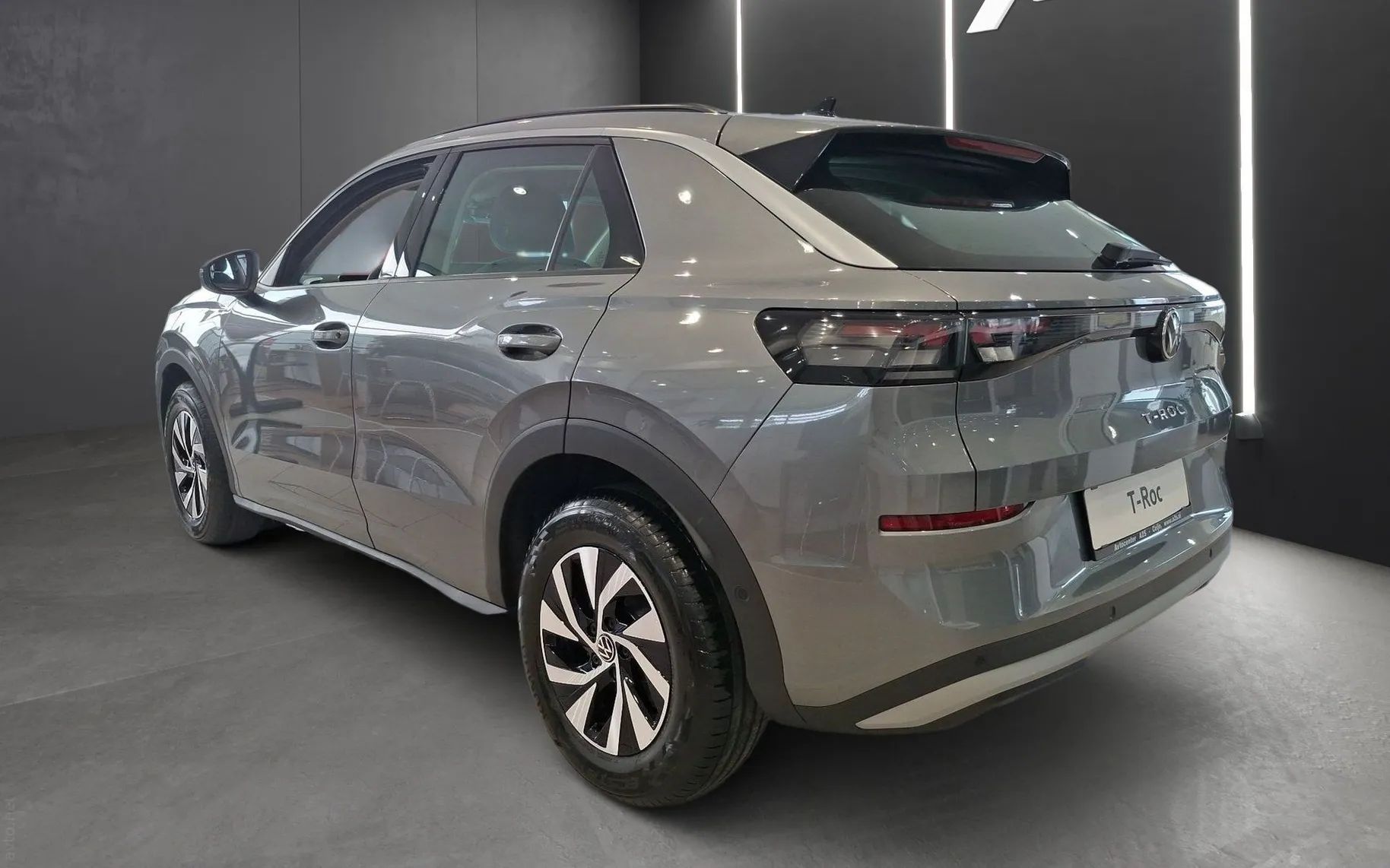 Zunanja slika - Volkswagen T-Roc - 1.5 eTSI Life DSG - 4