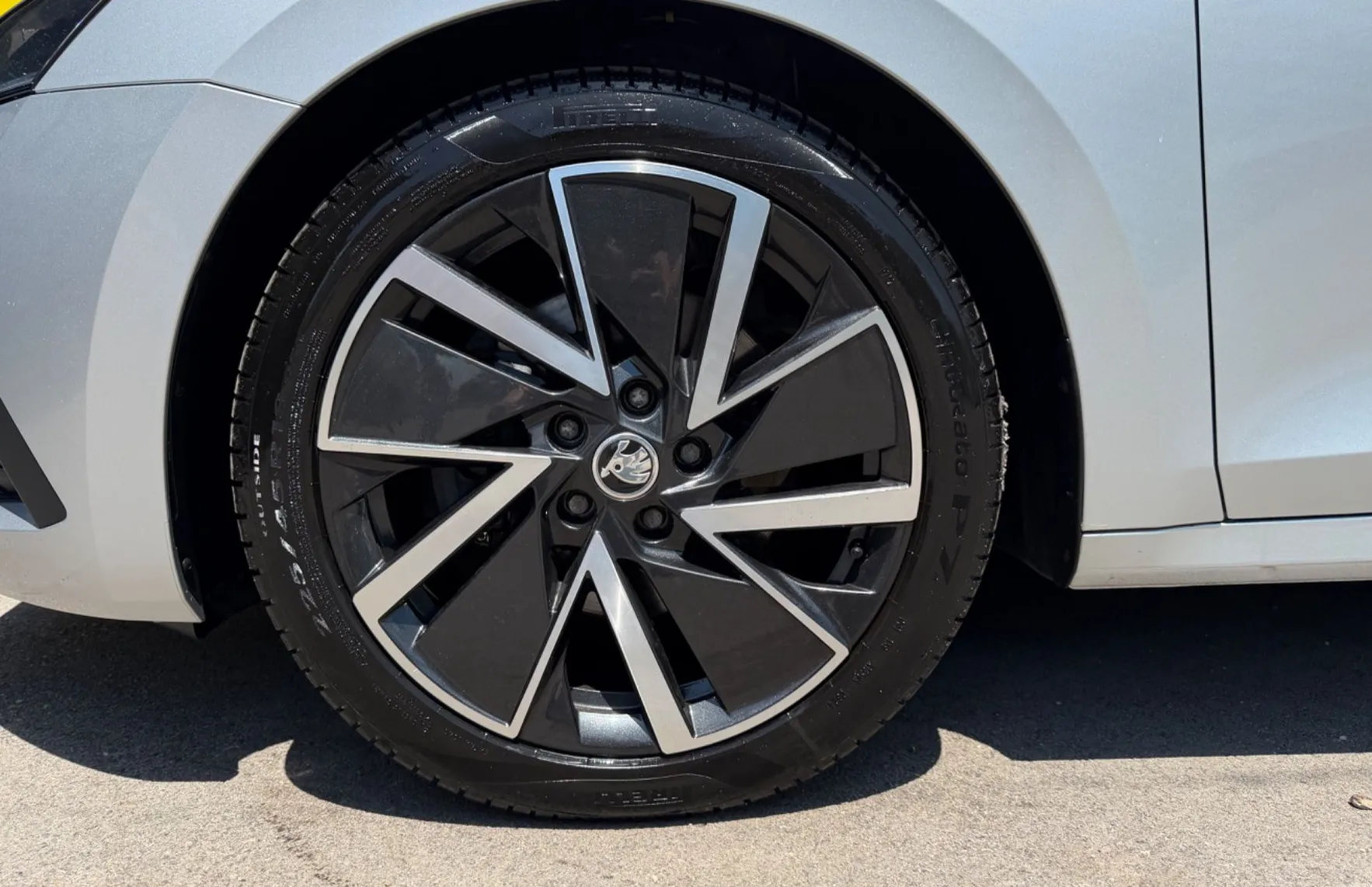 Zunanja slika - Škoda Octavia - 4x4 2.0 TDI Sportline DSG-WEBASTO-HEAD UP-ALU 18 - 11