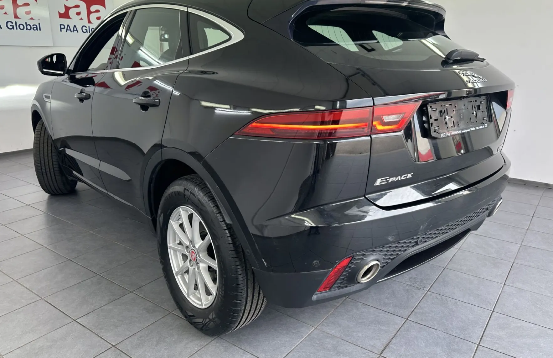Zunanja slika - Jaguar E-PACE - AWD 2.0 TD4.4X4.R-Dynamic.KAMERA.LED.44.493 KM - 1