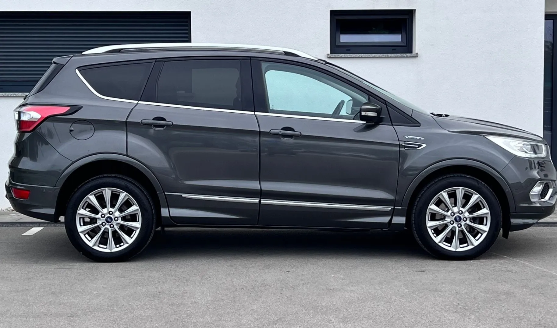 Zunanja slika - Ford Kuga - 4x4 2.0 TDCi Vignale+LED+KEYLESS+SONY+AMBI - 4