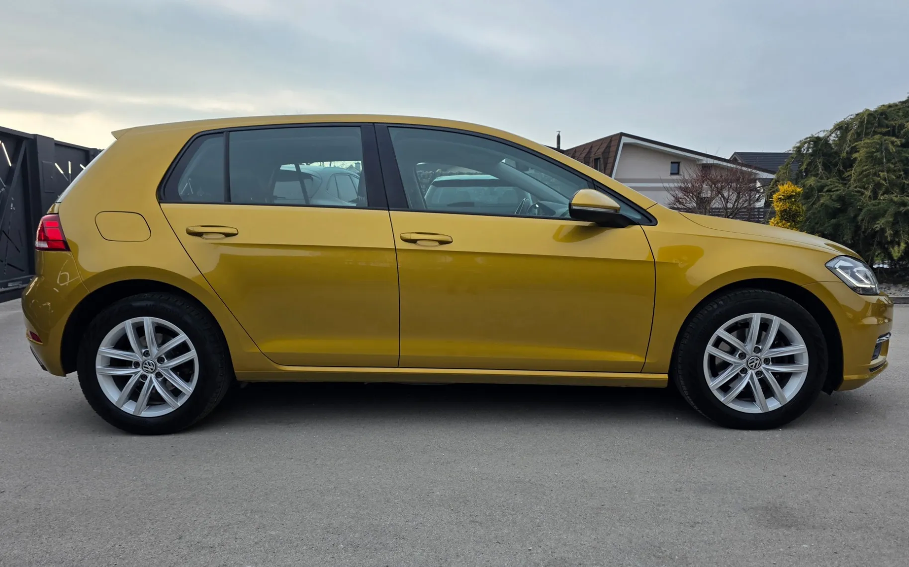 Zunanja slika - Volkswagen Golf - 2,0 TDI BMT Highline 4x4 - 5