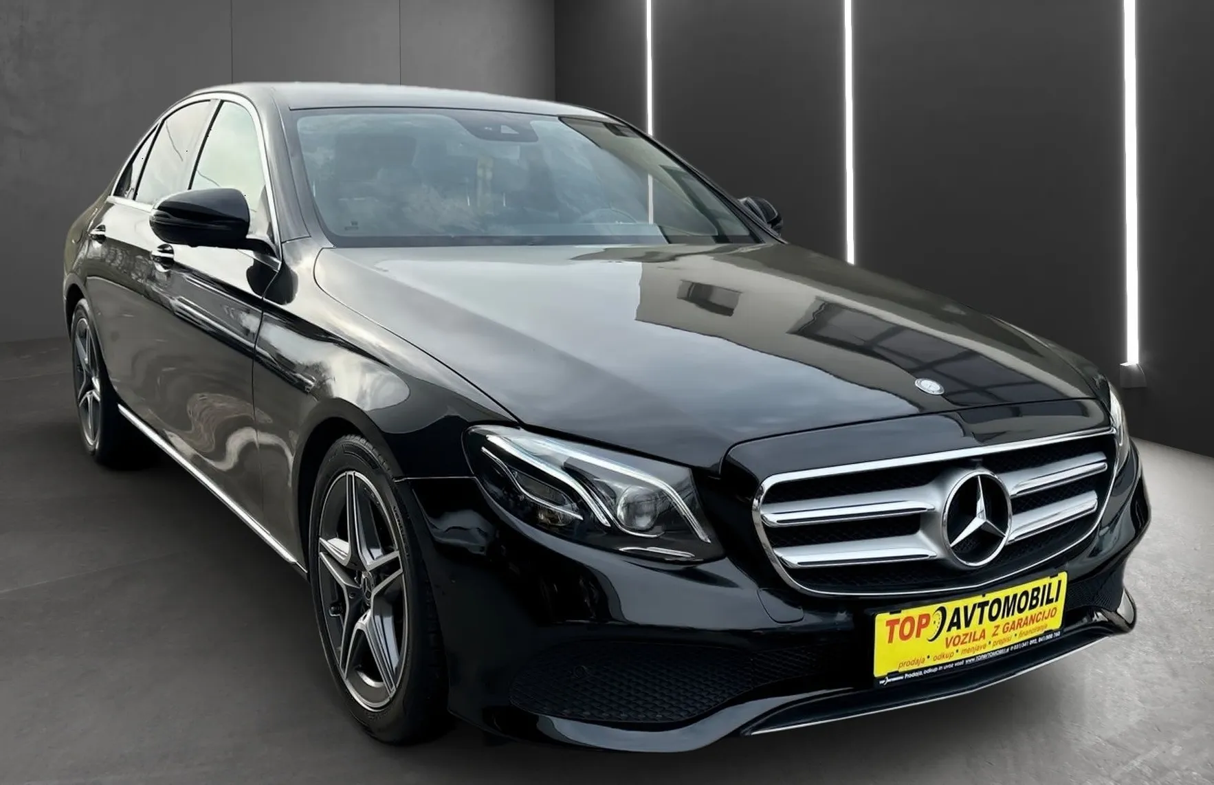 Zunanja slika - Mercedes-Benz E-Razred - E 220d FULL LED TEMPOMAT NAVI 360 KAMERA PDC - 11