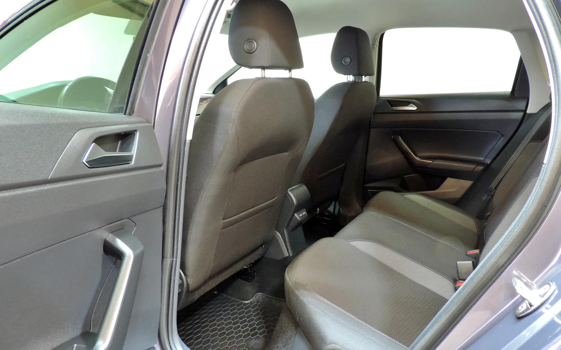 Zunanja slika - Volkswagen Taigo - 1.0 TSI 4All DSG  LED-KAMERA-ACC - 10