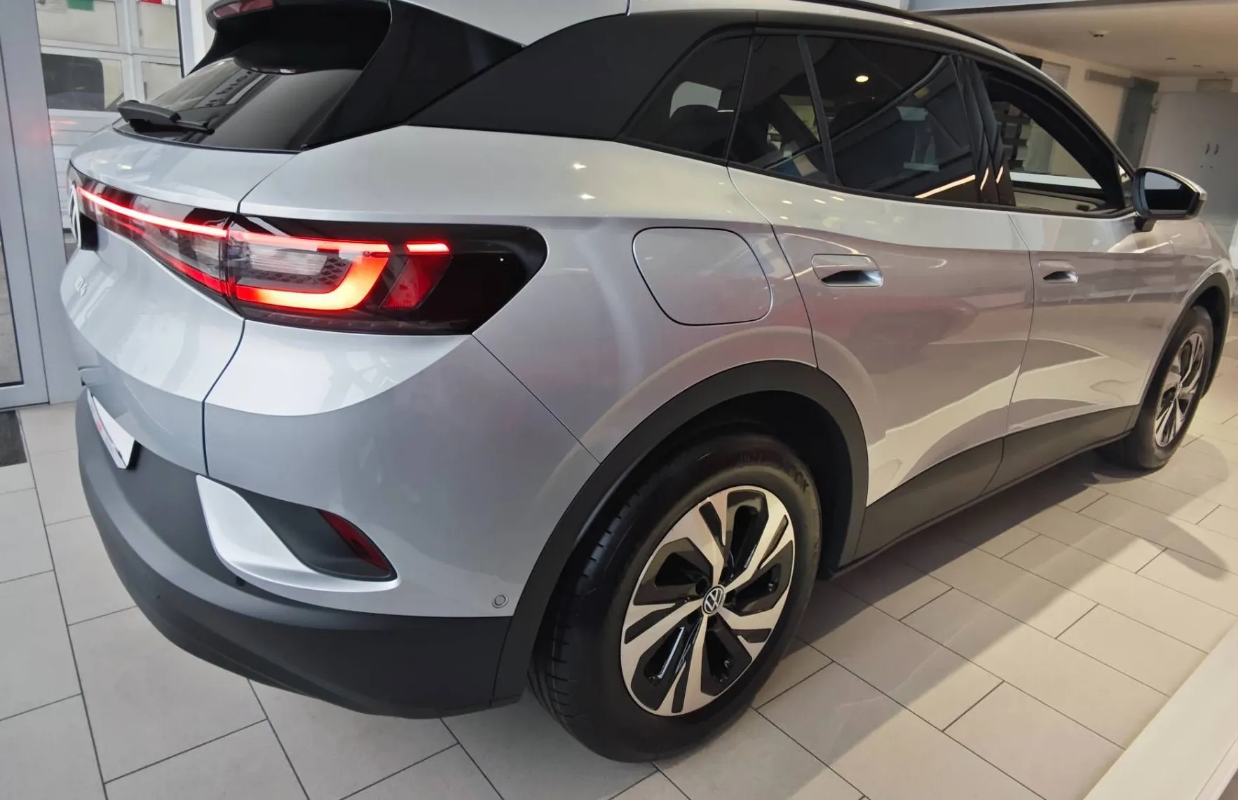 Zunanja slika - Volkswagen ID.4 - Pure Limited 52 kWh| 22600€ za podjetja| - 5