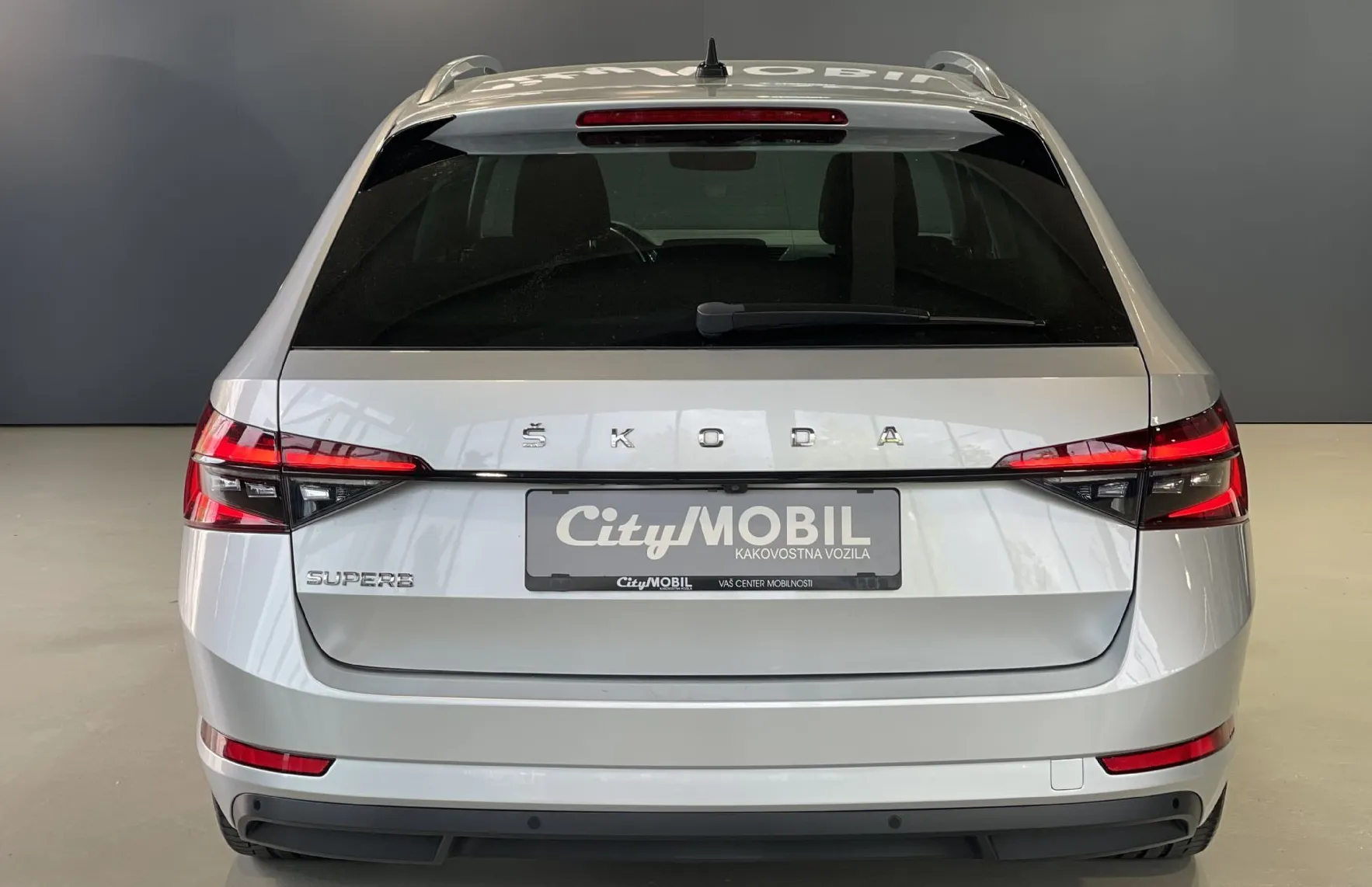Zunanja slika - Škoda Superb - SLO-NAVIGACIJA-VIRTUAL-MEMORY-RADAR-ALU19-KAMERA - 6