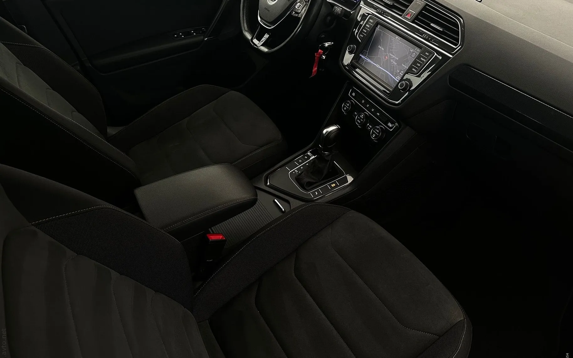 Notranja slika - VW Tiguan - 2.0TDI-DSG-HIGHLINE-VIRTUAL-LED-F1-19COL-NA OBROKE - 7