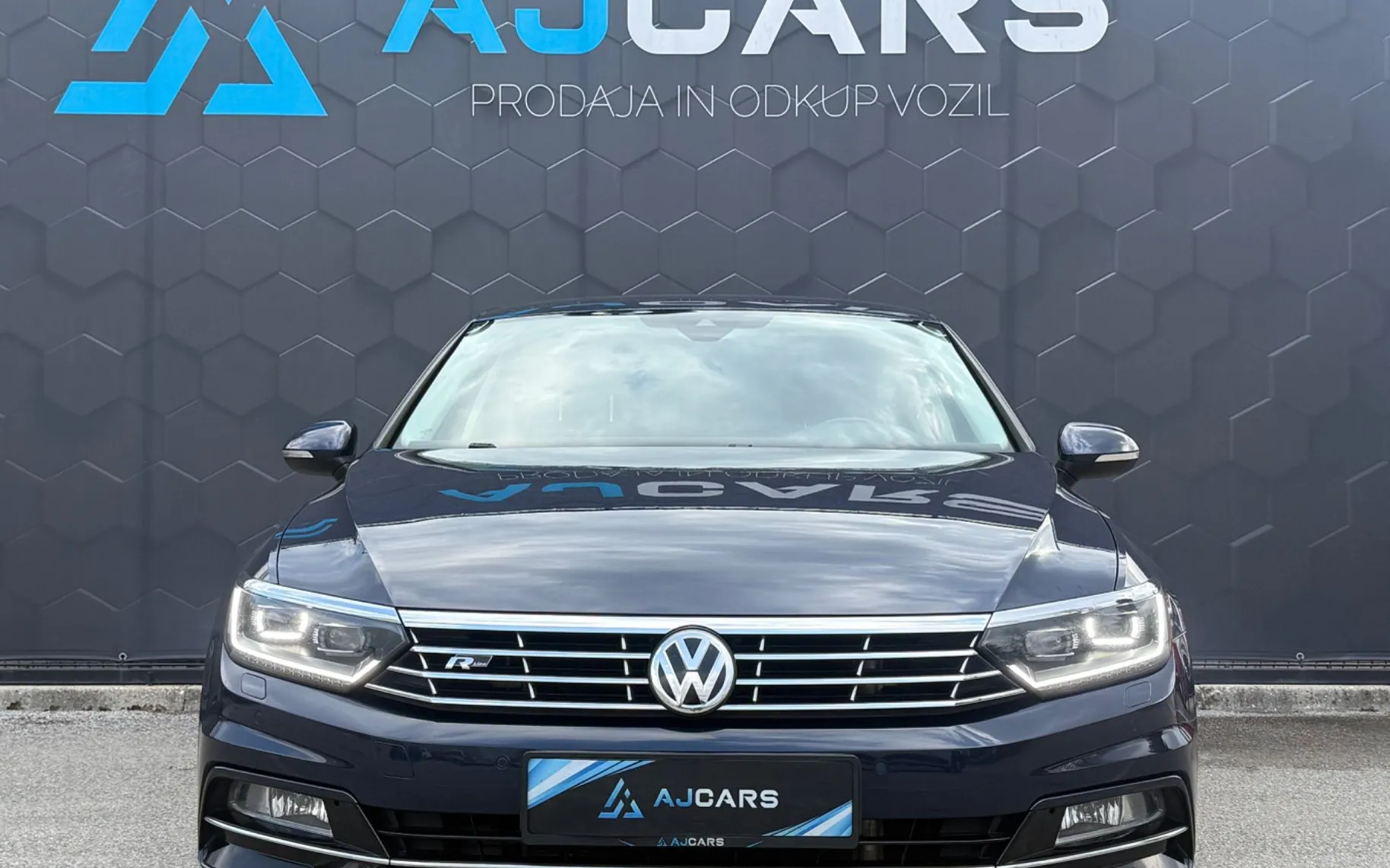 Zunanja slika - VW Passat - 2.0 TDI 4MOT avt. R-line-Virtual-Matrix-Kamera-F1 - 2