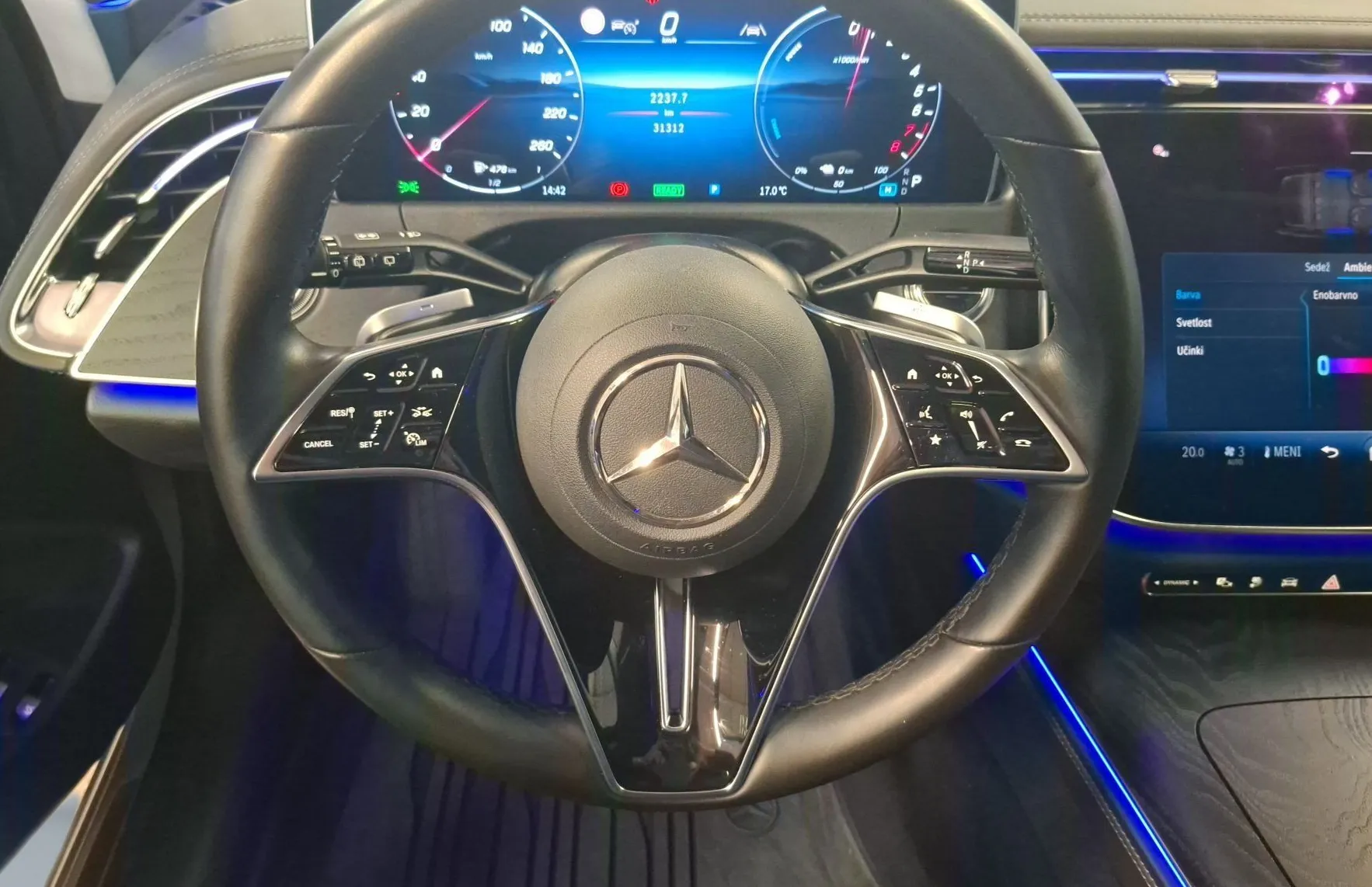 Zunanja slika - Mercedes-Benz E-Razred - E 300 e T Avantgarde Avt. - 8