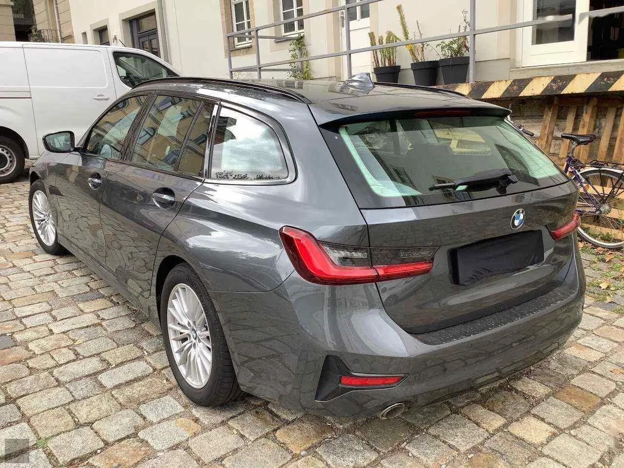 Zunanja slika - BMW Serija 3 - 320d Touring Sport Line Avt.NEMŠKI+4ALU.USNJE.LED - 4