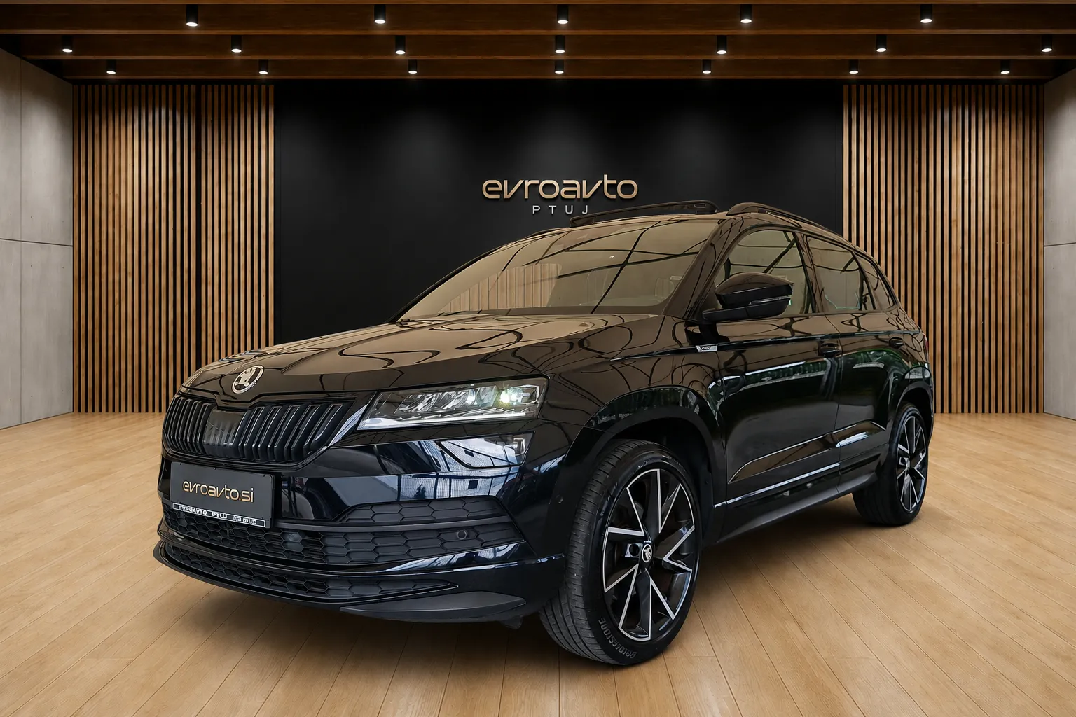 Zunanja slika - Škoda Karoq - 4x4 2.0 TDI Sportline DSG•Matrix•Panorama - 1