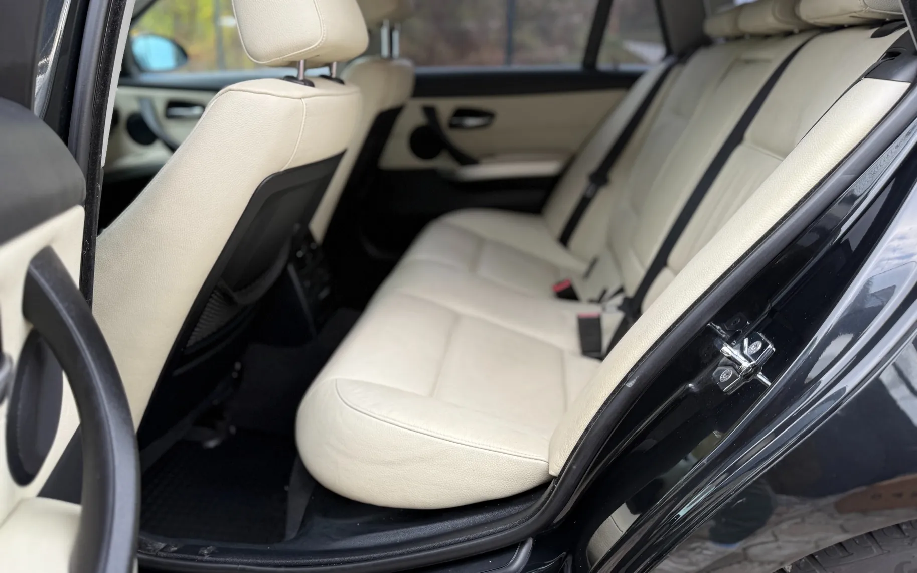 Zunanja slika - BMW Serija 1 - 320d | Usnje | Navi | TOP OHRANJEN - 15