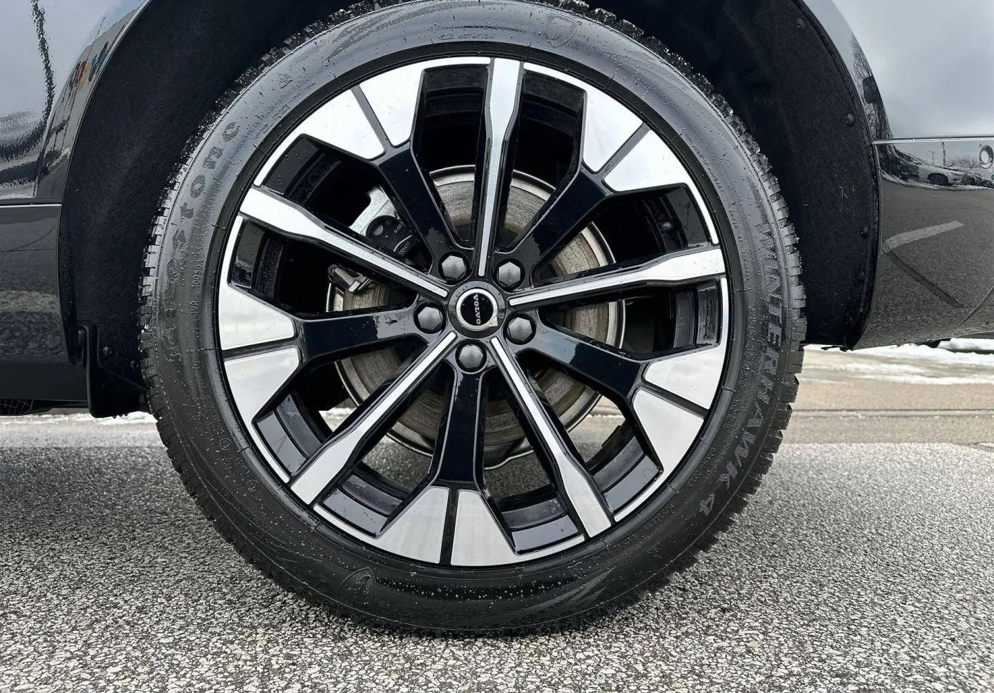 Notranja slika - Volvo XC60 - T6 AWD Plug-in hybrid Electric   Petrol Plus Dark. - 9