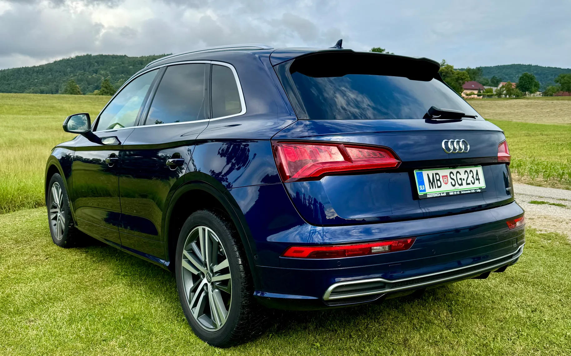 Zunanja slika - Audi Q5 - quattro 2,0 TDI Business Sport Plus S-tronic - 2