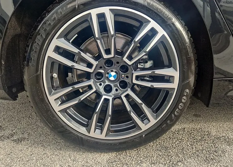 Zunanja slika - BMW Serija 5 - Touring: 520d xDrive  AT  M PAKET - ACC - HARMAN - 19