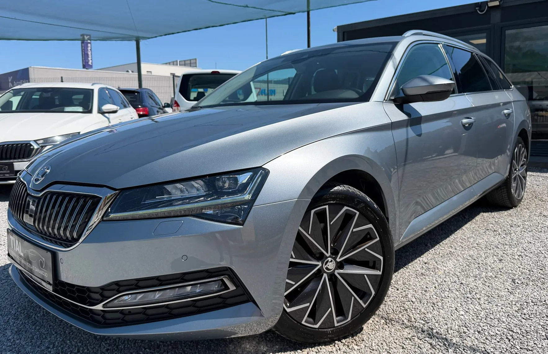 Zunanja slika - Škoda Superb - 2.0 TDI STYLE-18COL-CRYSTAL LED-ACC-MRT.KOTI-KAMER - 1