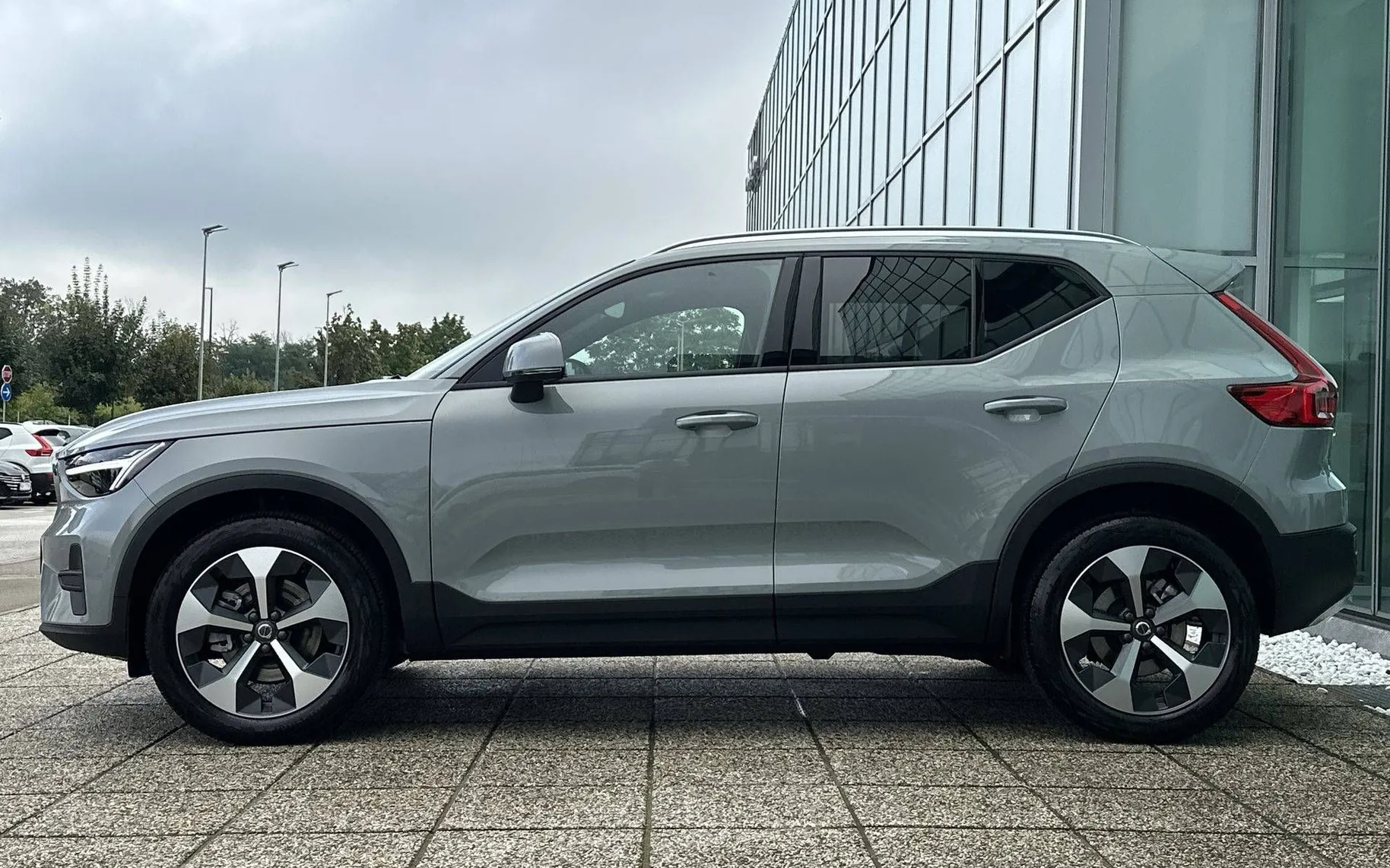 Notranja slika - Volvo XC40 - B3 P Core AT DCT 3 leta garancije + 3 servisi... - 8