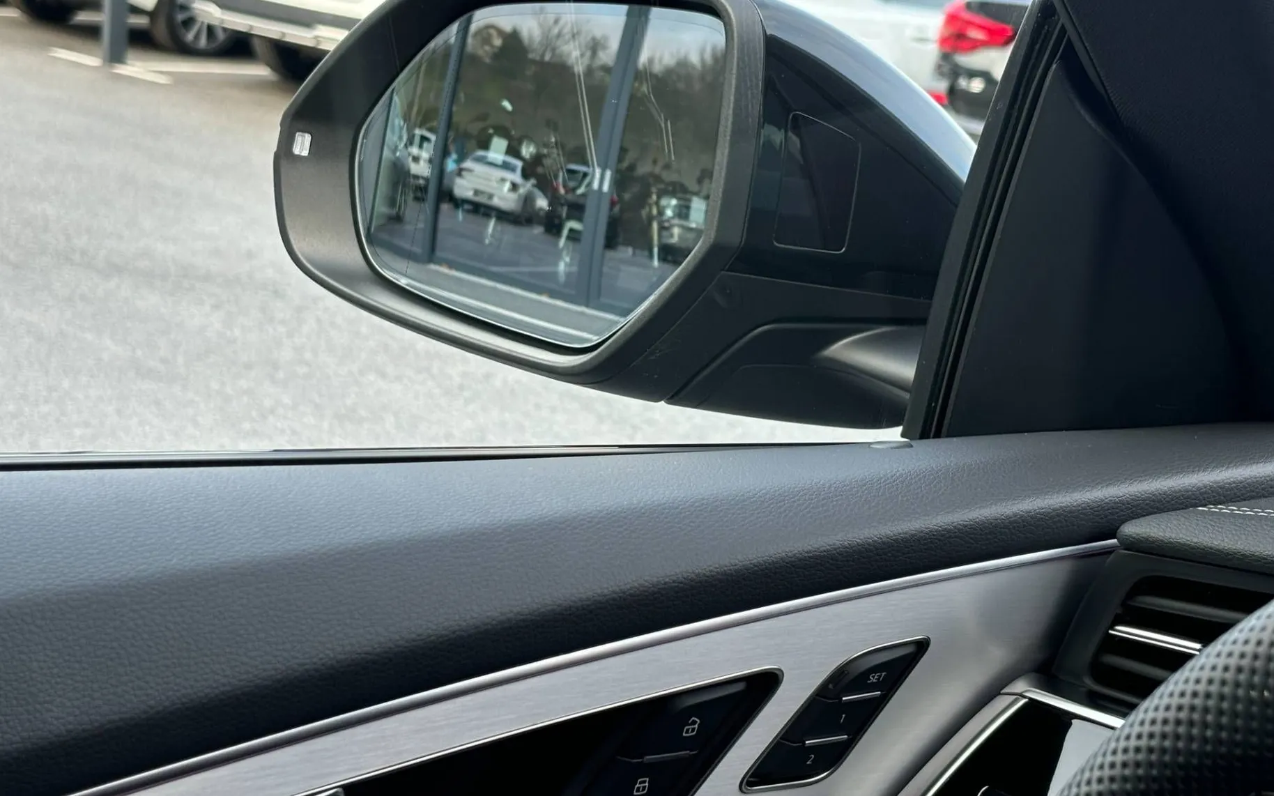Zunanja slika - Audi Q8 - 50 TDI quattro S-line LASER-PANO-ZRAČNO-HLAJENJE.. - 16