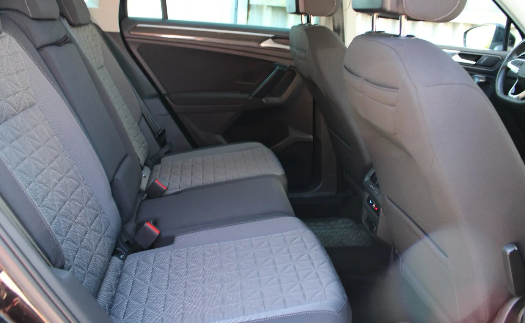 Zunanja slika - Volkswagen Tiguan - 2.0 TDI BMT Life DSG - 15