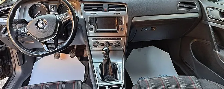 Zunanja slika - Volkswagen Golf - 1.6 TDI BMT R-Line Edition 81  110 - 9