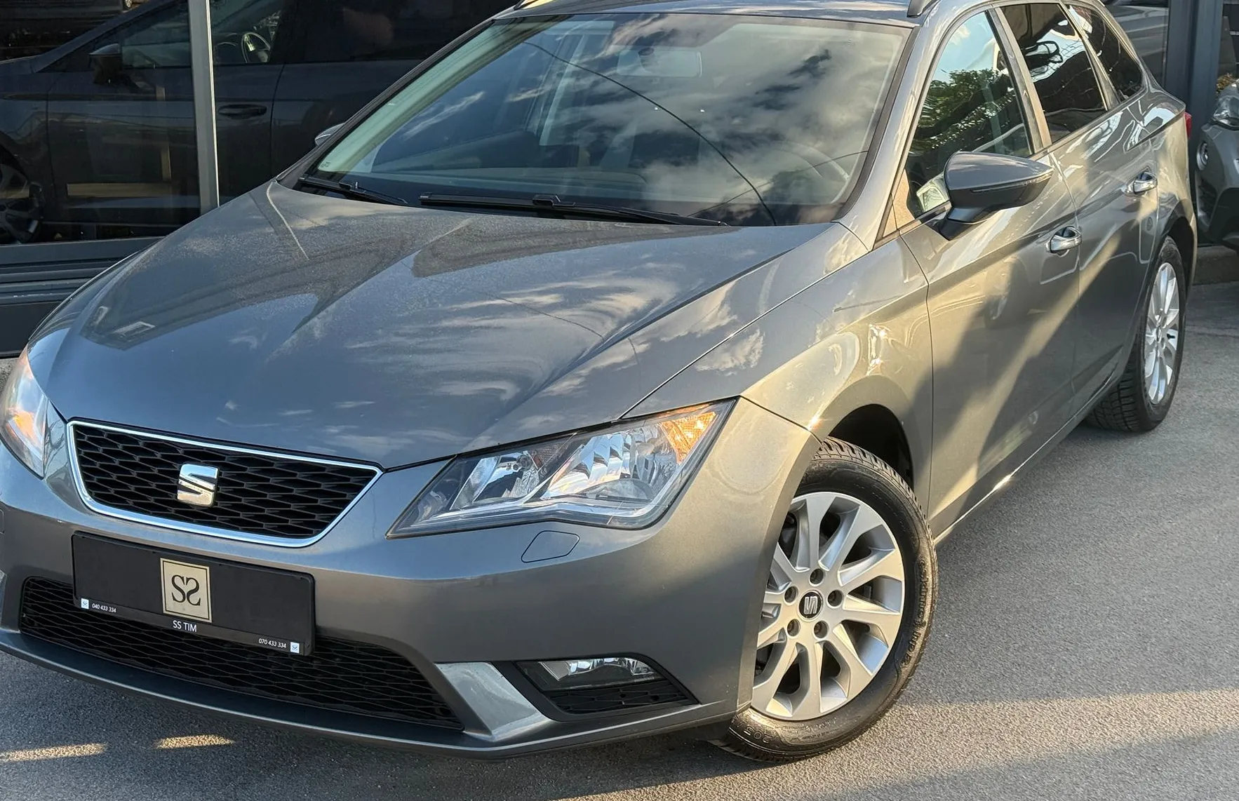Zunanja slika - Seat Leon - ST 1.6 TDI Park-GretjeSED-AVTKLIMA-ALU-BREZ POLOGA - 1