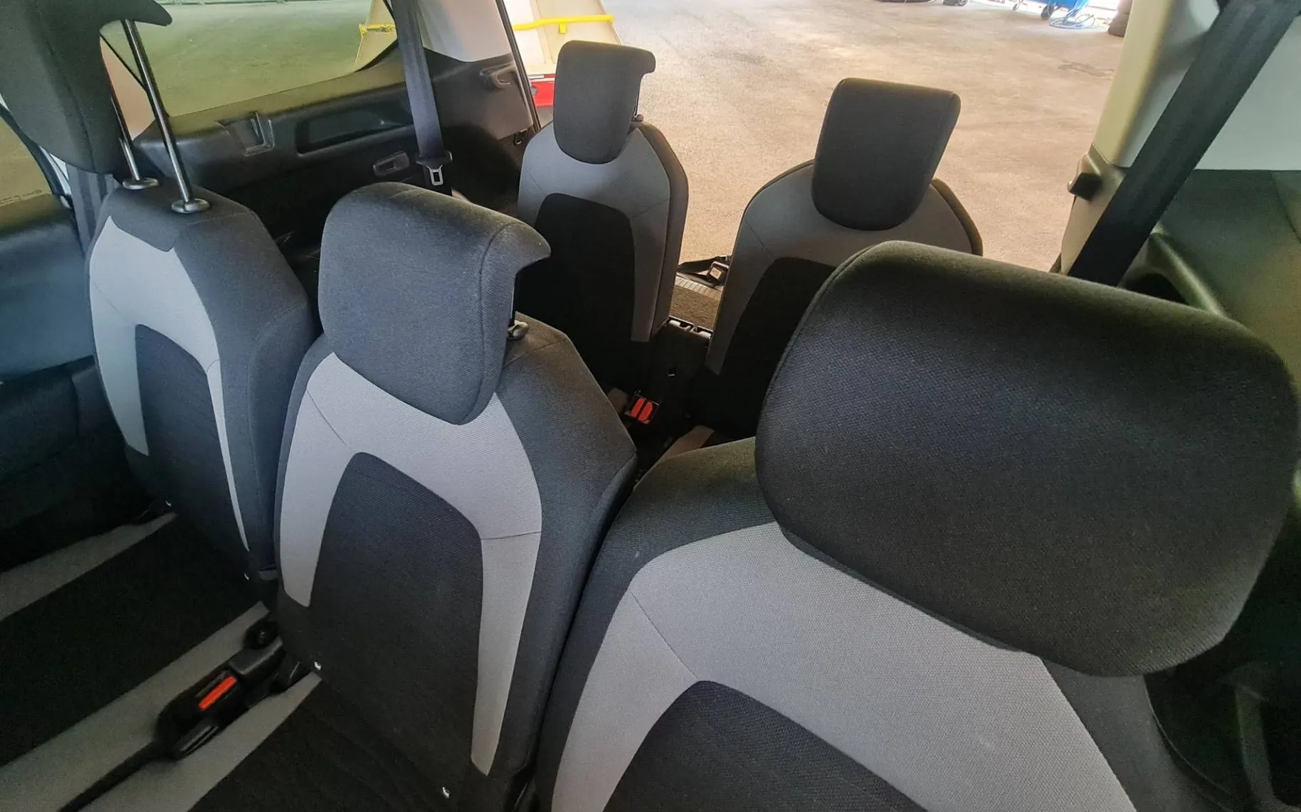 Notranja slika - Citroën C4 Grand Picasso - 1.6 BlueHDi Exclusive Avt.7 sedežev•Kamera•Navig - 11